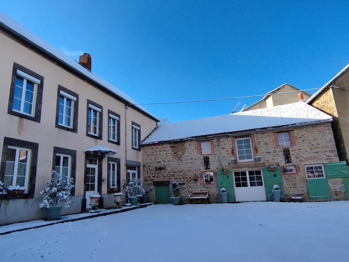 La Grenouille Amoureuse Menat Exterior photo